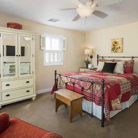 Sunflower Hill Inn Moab Bagian luar foto