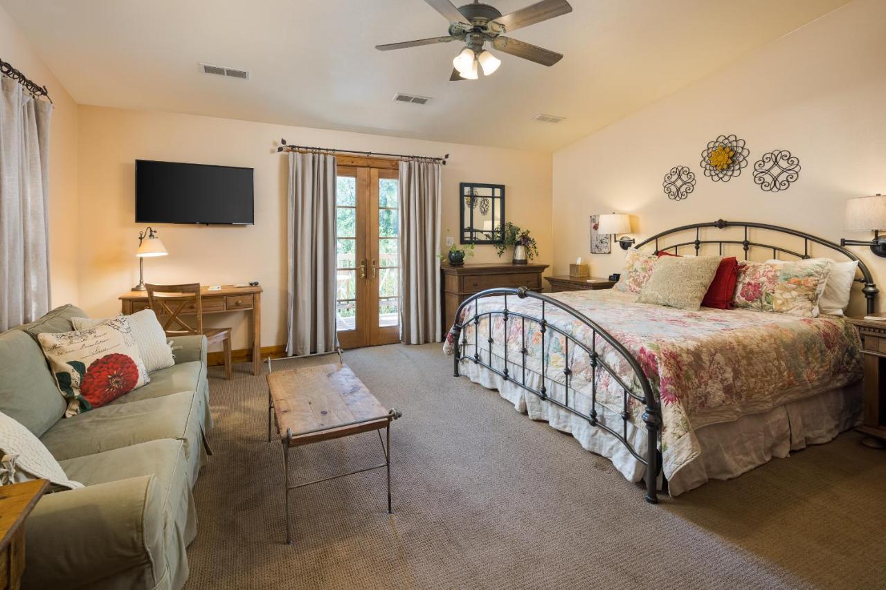 Sunflower Hill Inn Moab Bagian luar foto