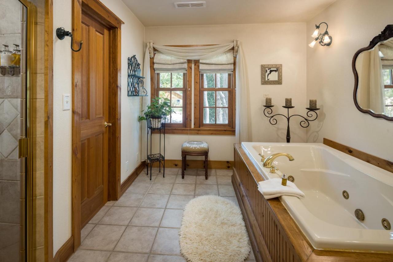 Sunflower Hill Inn Moab Bagian luar foto