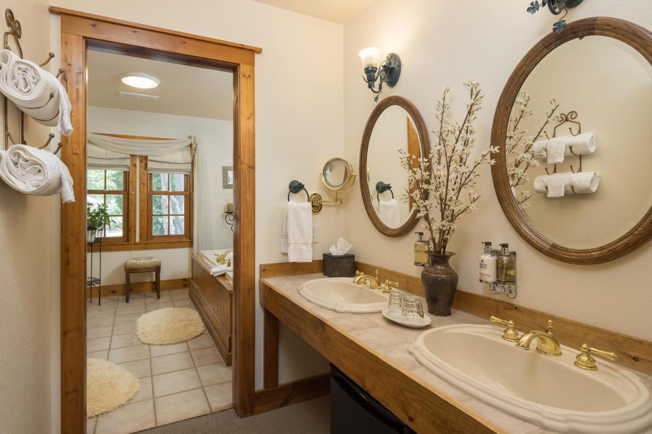 Sunflower Hill Inn Moab Bagian luar foto
