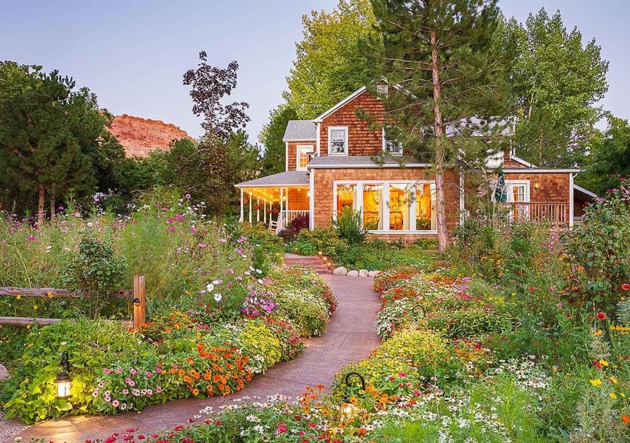 Sunflower Hill Inn Moab Bagian luar foto